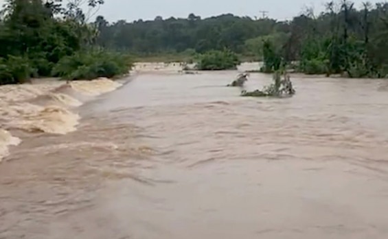 Governador anuncia força-tarefa para atender regiões afetadas pelas fortes chuvas no Tocantins