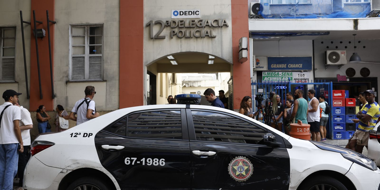 Quarto foragido por estupro coletivo de adolescente no Rio se entrega