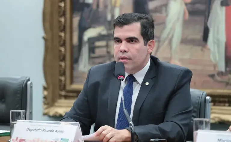 Deputado do Tocantins, Ricardo Ayres, diz não ao relatório final do INSS