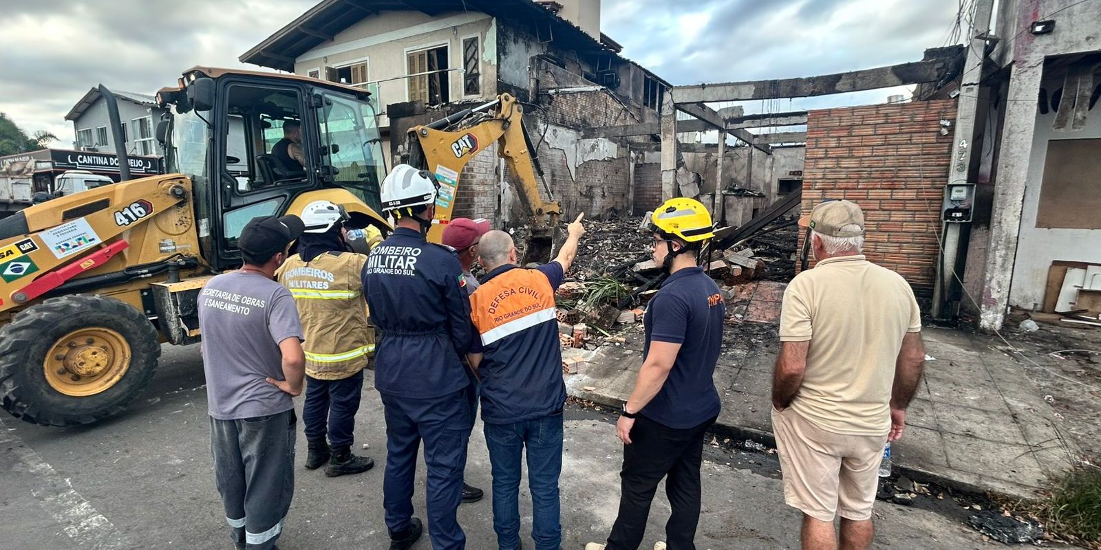 Bombeiros localizam quarta vítima da queda de avião no RS