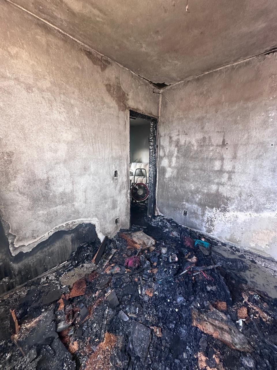 Defesa Civil interdita bloco inteiro após incêndio em apartamento na 405 Norte