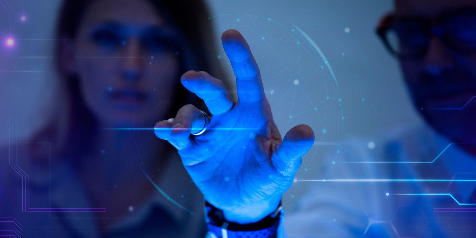 IA acelera desinformação e ameaça democracias, alerta pesquisa