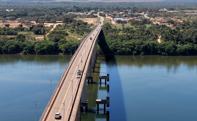 Governador determina medidas emergenciais após DNIT interditar ponte na BR-235 entre Pedro Afonso e Tupirama