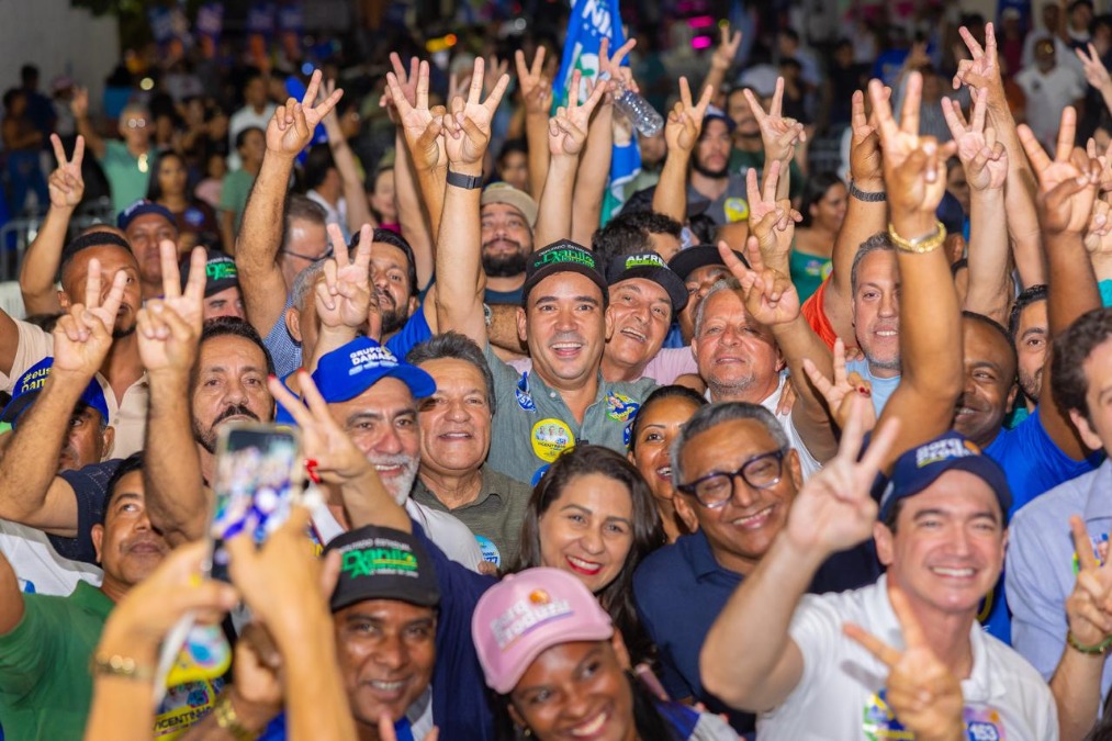 “Dito isso”: Paraíso abraça Vicentinho em grande reunião