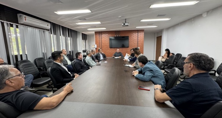 Governo discute novo concurso do Fisco e salário dos auditores; Sindifiscal pressiona por avanços